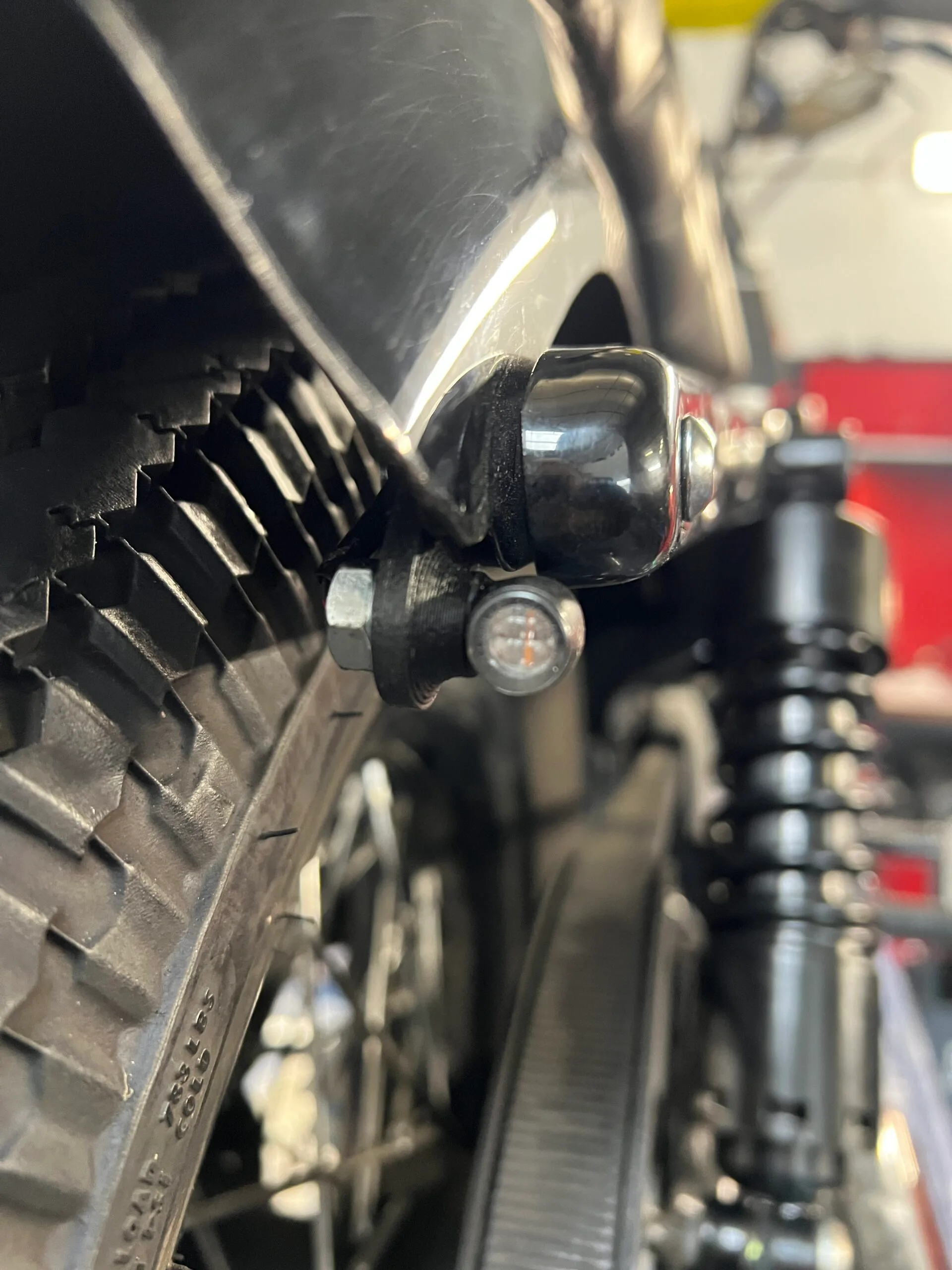 Support clignotant arrière pour Sportster – Image 3